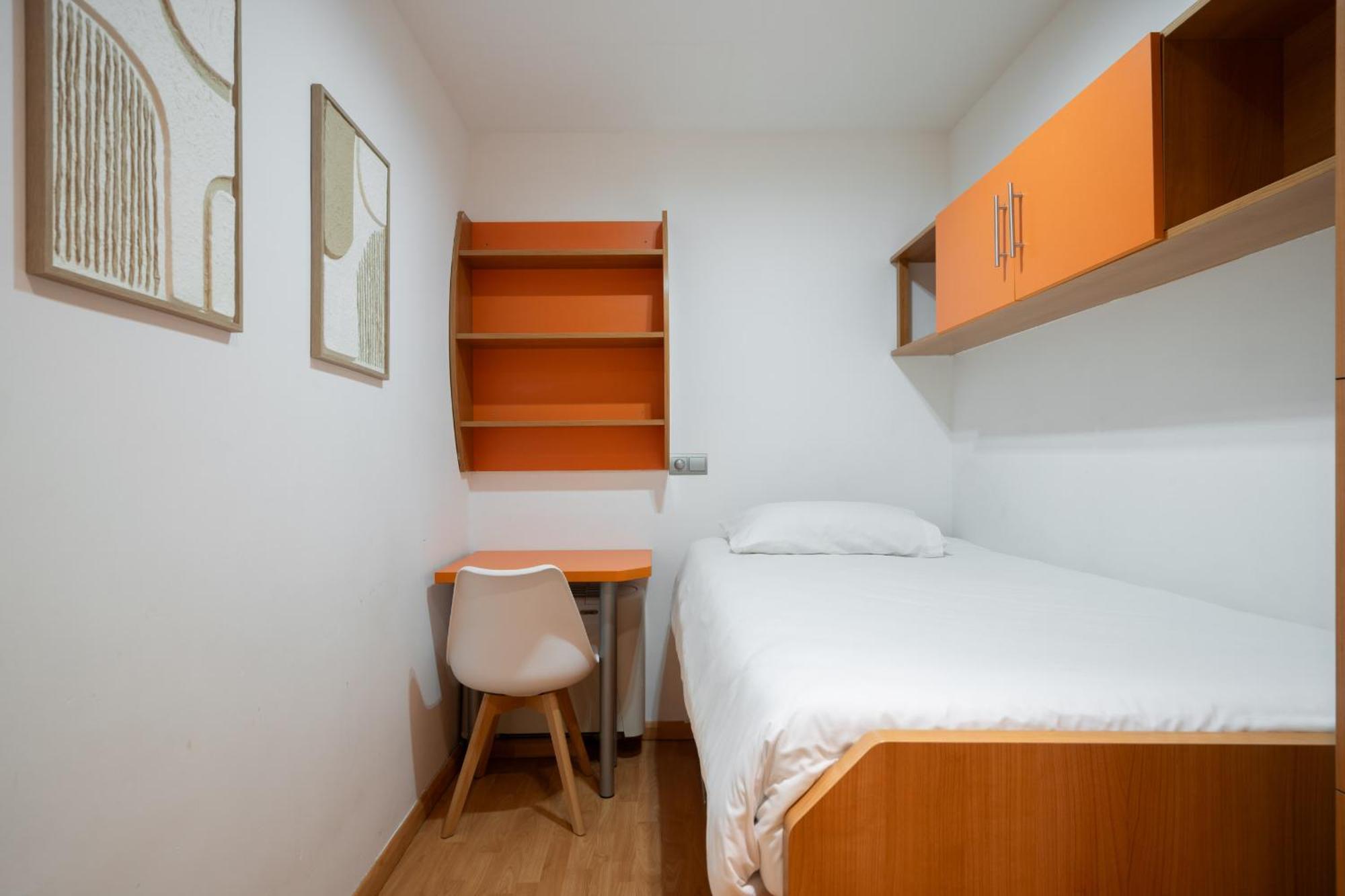 Apartamento En Plaza De Espana Alquiler Temporal Madrid Exteriér fotografie