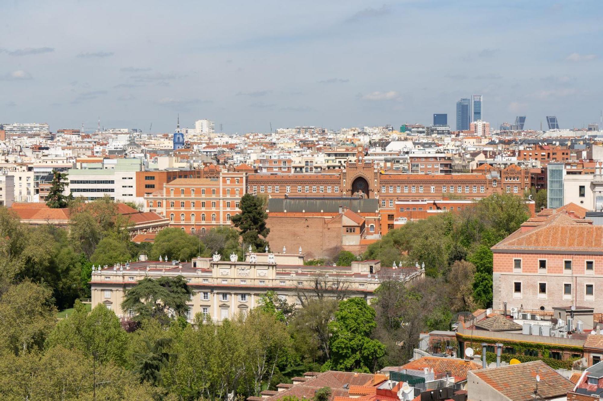 Apartamento En Plaza De Espana Alquiler Temporal Madrid Exteriér fotografie